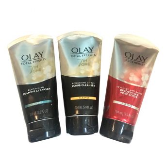 Sữa rửa mặt Olay Regenerist Cleanser của Mỹ chống lão hóa