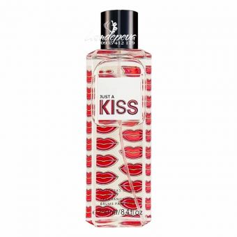 Xịt thơm Just A Kiss Victoria Secret của Mỹ chai 250ml 